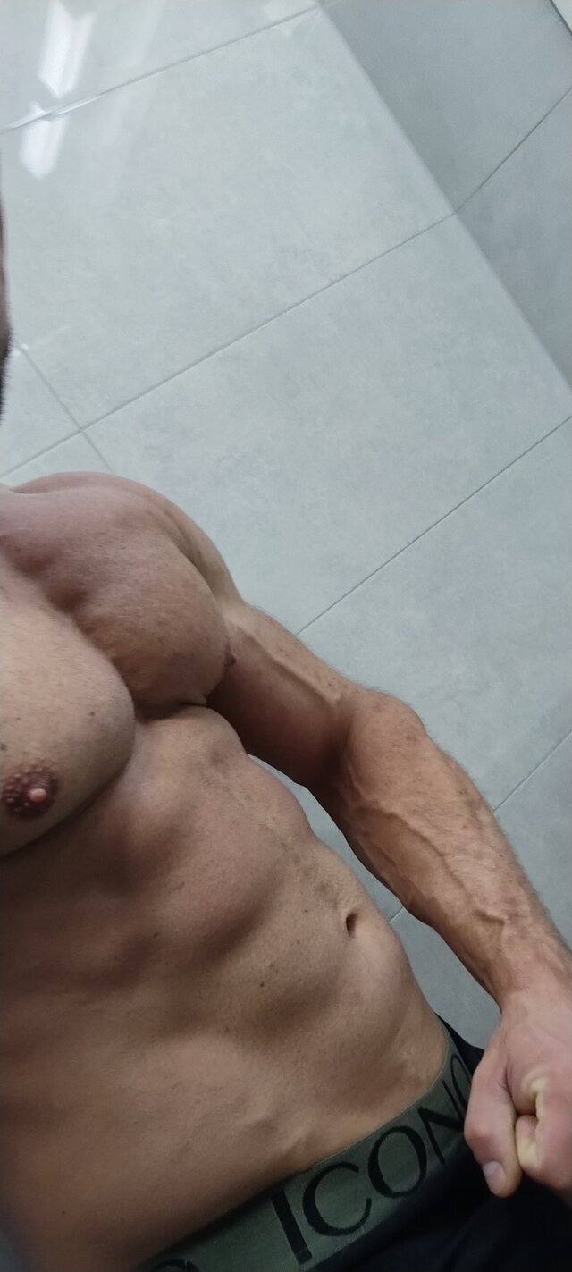 HotMen35