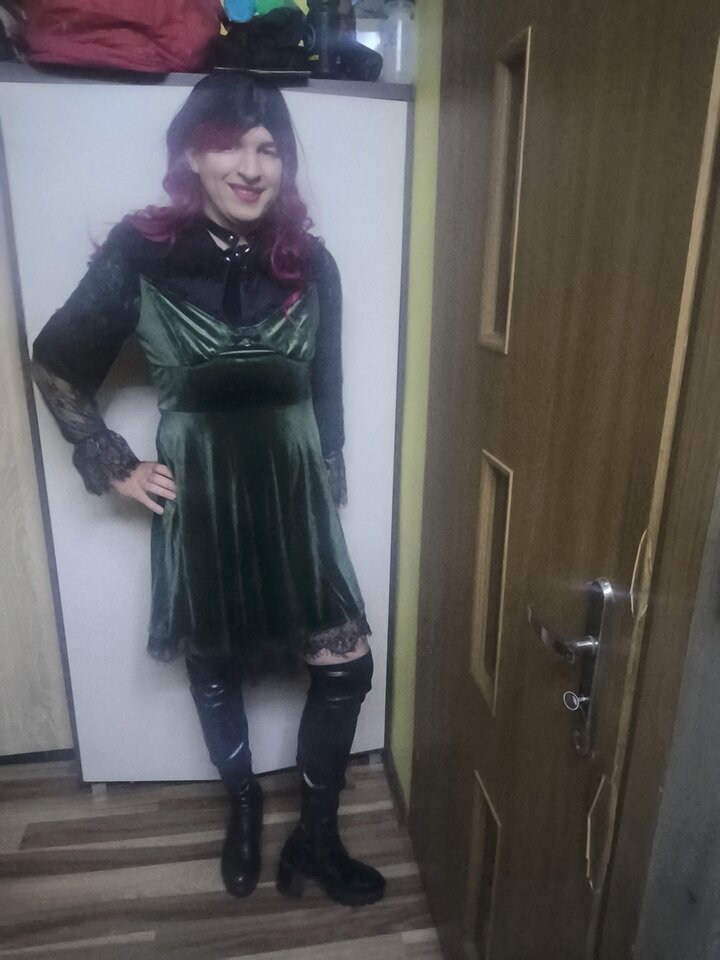1000023010.jpg - Adriennecross