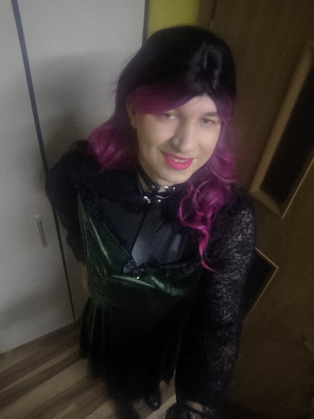 Adriennecross