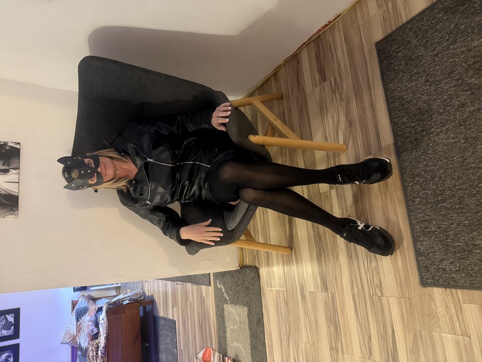IMG_8395.jpeg - BadWoman77BadMan76