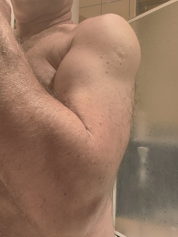 1000001191.jpg - LuxuryMassageMan