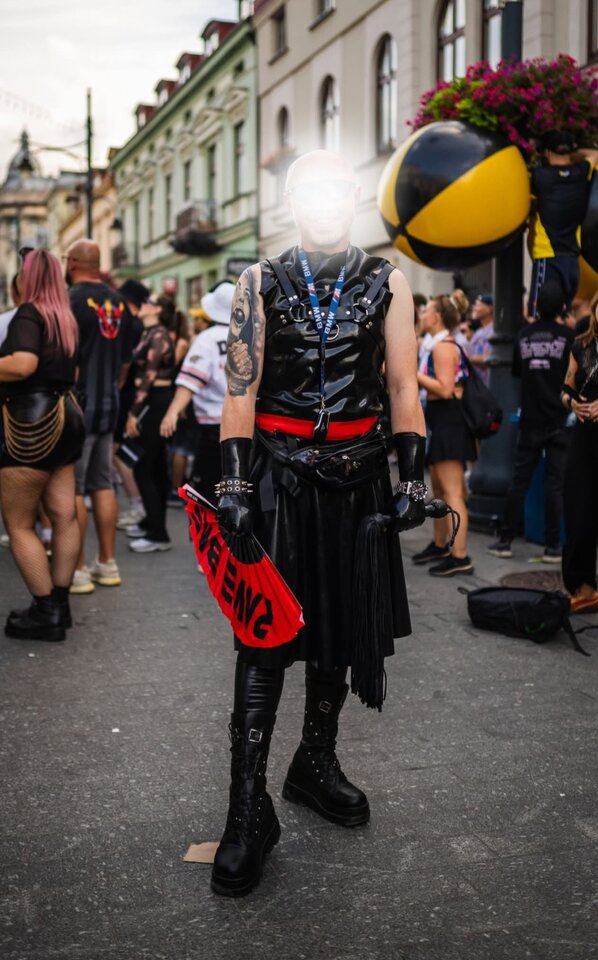 29933.jpg - LatexSlutCD
