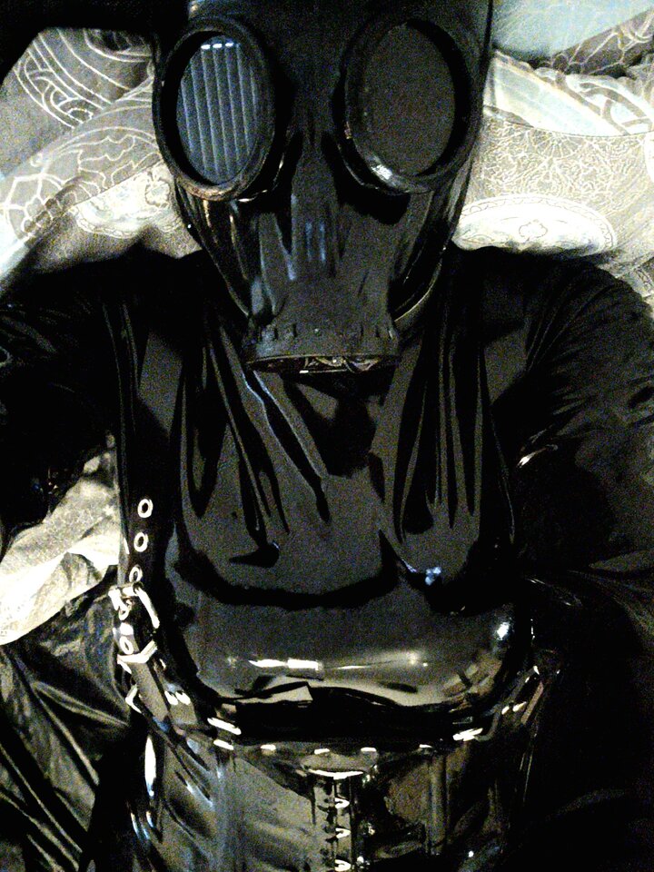 20250925_064433_1758894326714 (1).jpg - LatexSlutCD