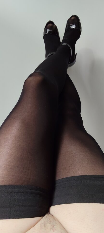 1000009211.jpg - HighHeelsPanty