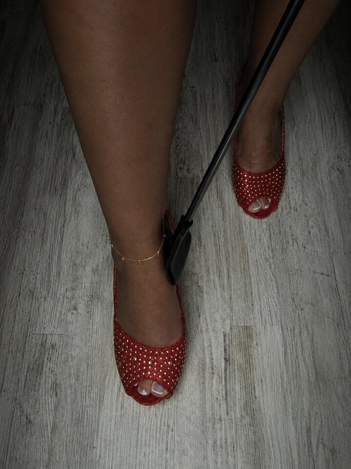 Szpilki… 👠 Dla mnie to coś więcej niż tylko buty. To det - 69Swintuchy69