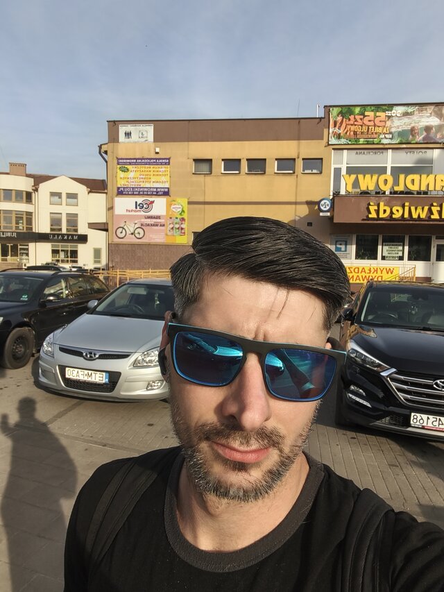 Wysoki_brunet89_