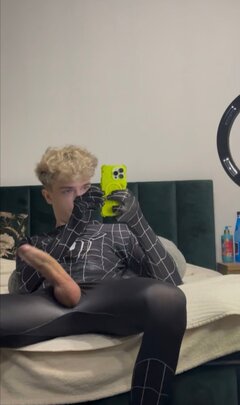 Strzelam jak Spiderman;)