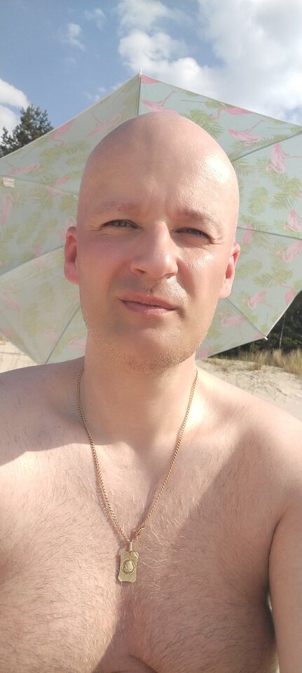 1000020695.jpg - StaryCzlowiekAMorze