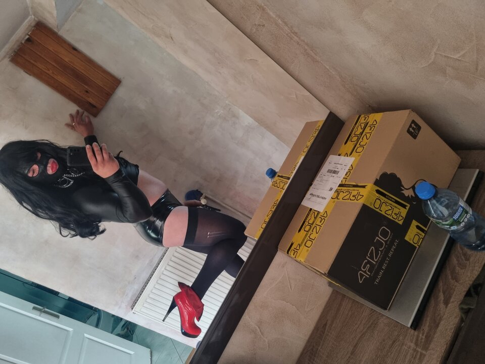 1000016030.jpg - Leatherkinia89