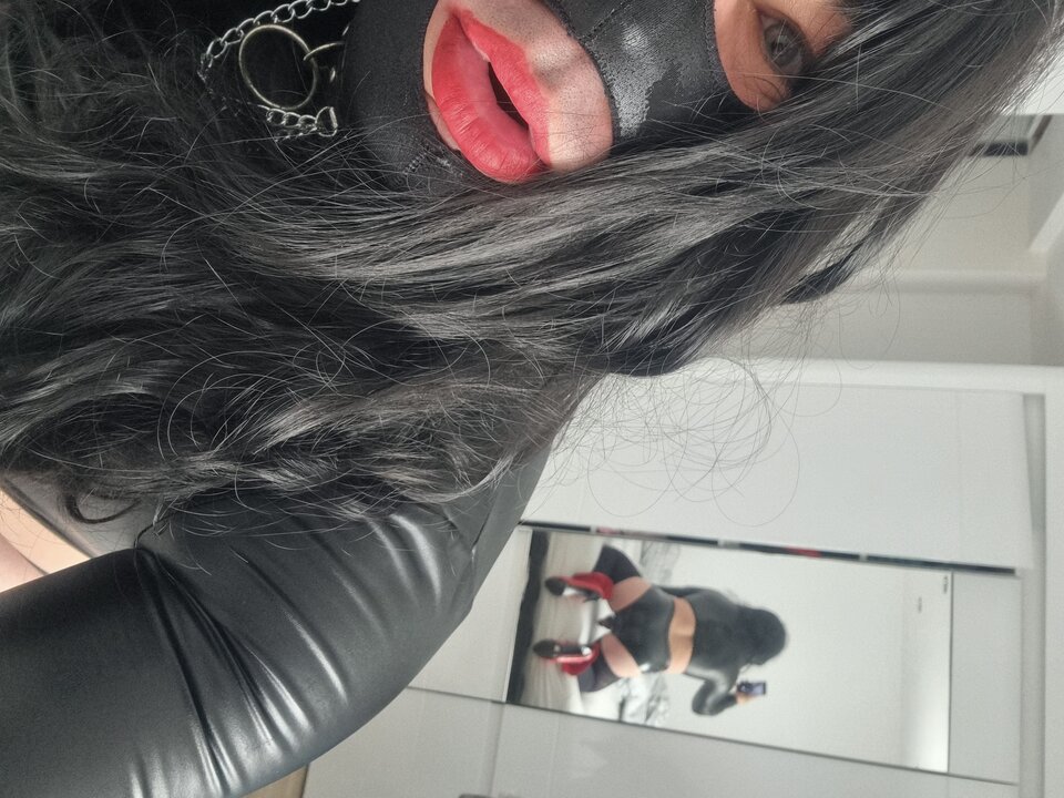 1000016028.jpg - Leatherkinia89
