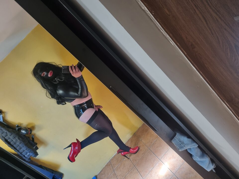 1000016026.jpg - Leatherkinia89