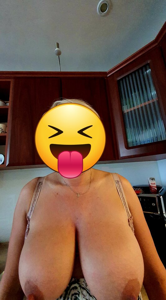 1000109734.jpg - Mamamilfamatorka
