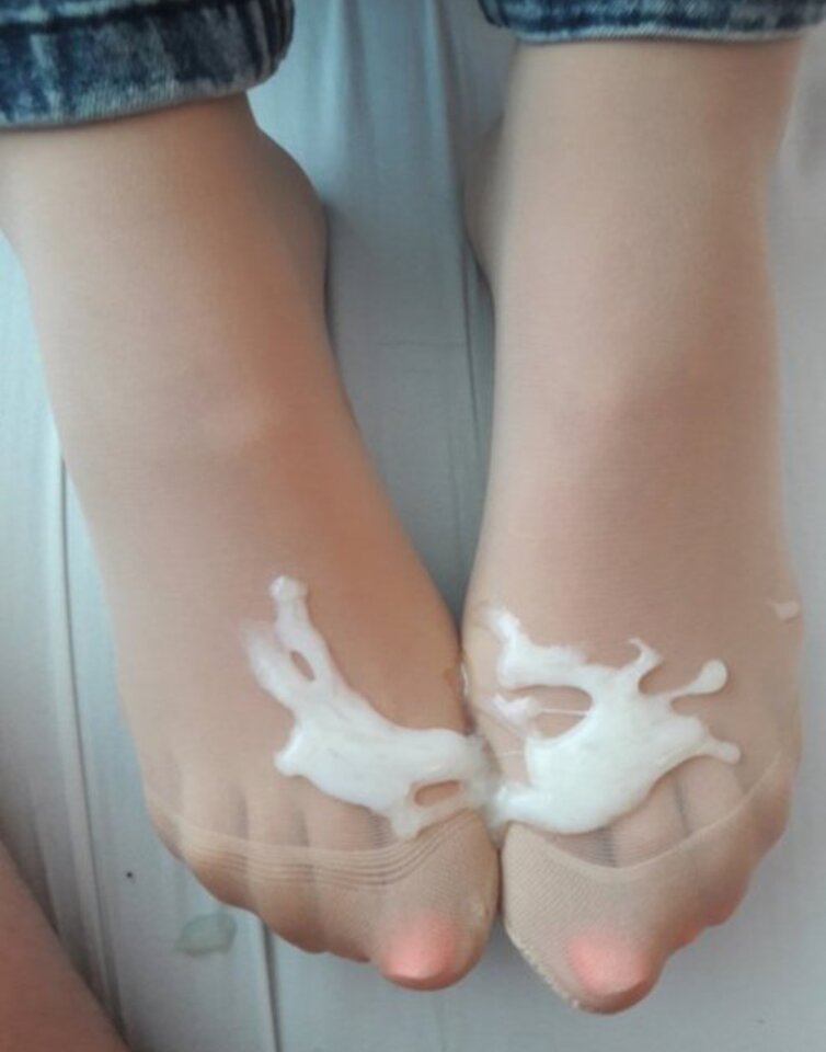 1000054776.jpg - Nylonfoot1